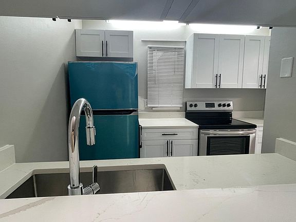 2nd image of 10150 Twin Lakes Dr #4