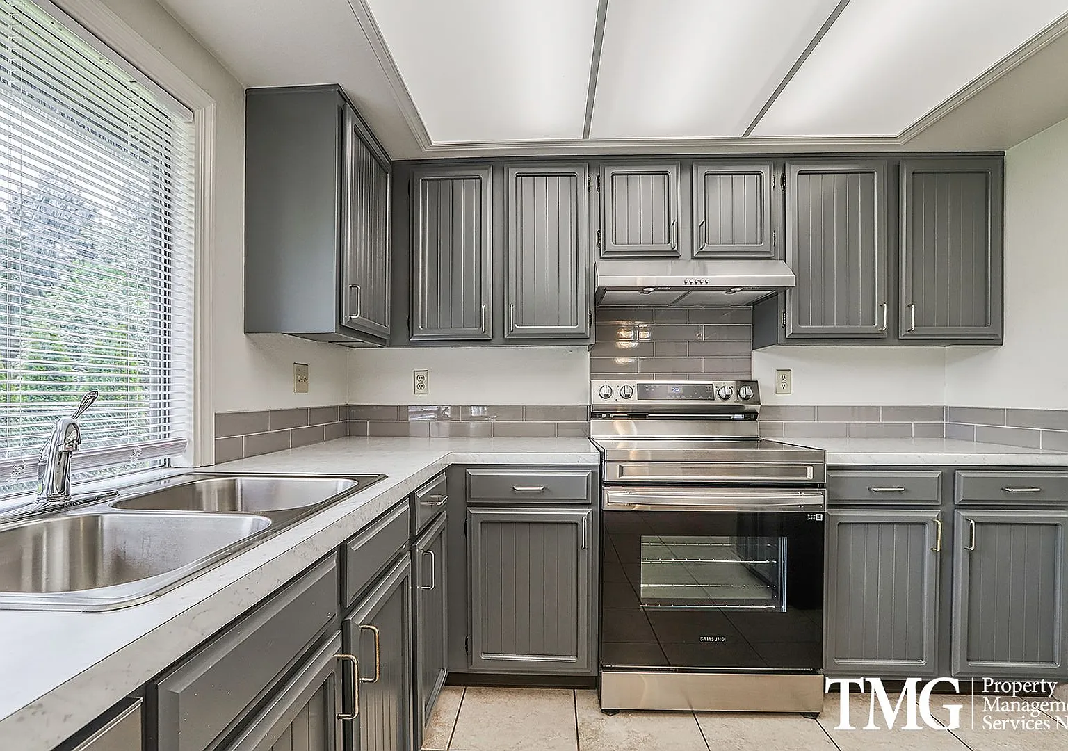 Beautifully Renovated 3-Bedroom Home with Spacious Backyard — Photo 3