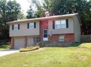 1903 N Southeast Trails Dr, Columbia, MO 65202