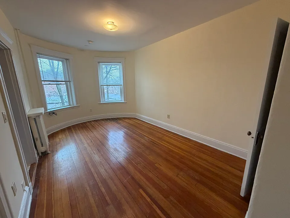 183 Winthrop Rd #3