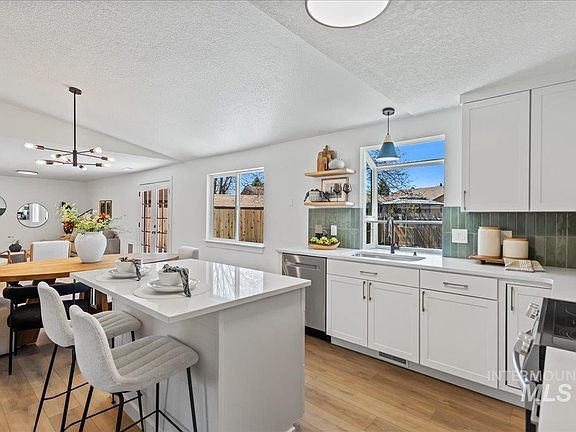 4th image of 4463 N Elgin Way