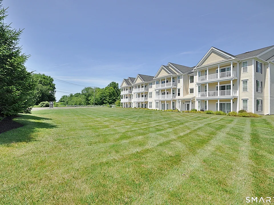 113 Center Meadow Ln #113
