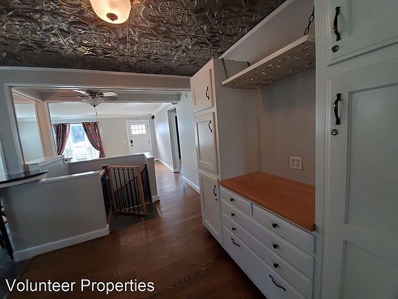 5th image of 2228B Ashwood Ave