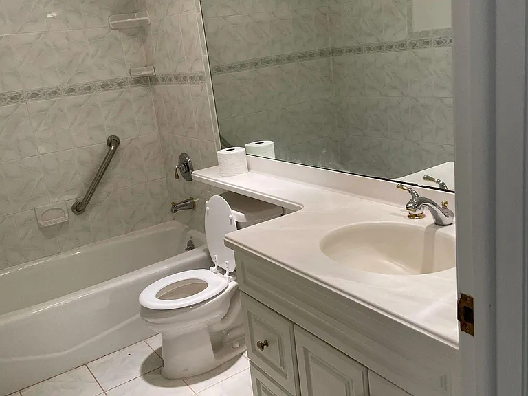 21 Knollwood Rd E — Photo 10