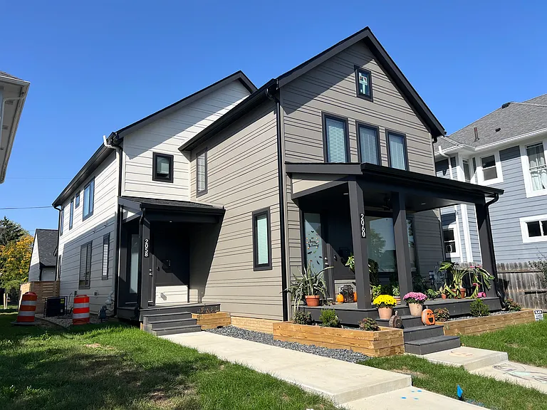 2060 Ruckle St — Photo 2