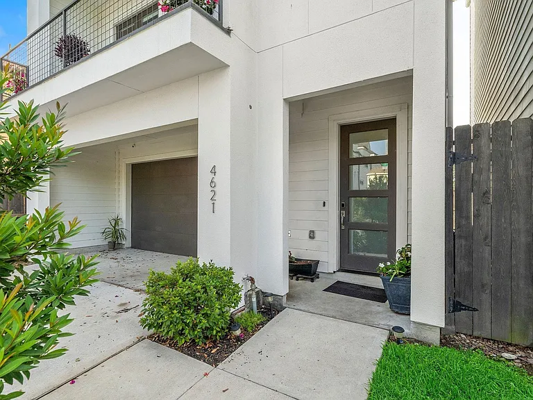 4621 Chartres St — Photo 20
