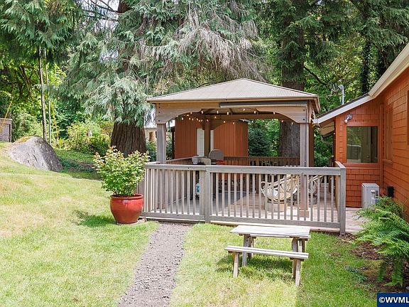 3rd image of 8313 E Alsea Hwy