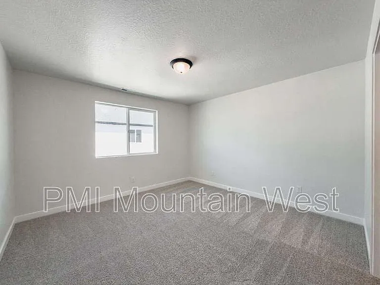 2606 N 2125 W — Photo 25
