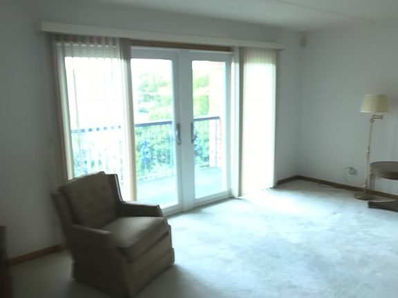 4th image of 7120 N Milwaukee Ave APT 503
