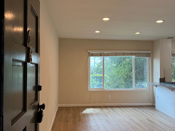 4th image of 3910 Beethoven St APT 6