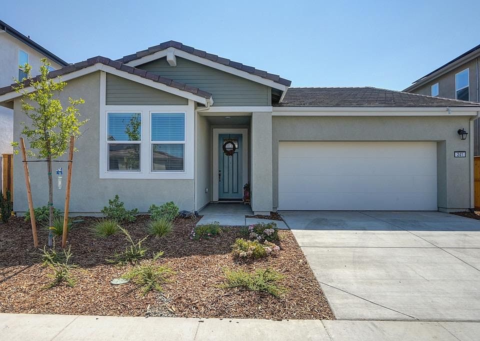 1st image of 241 Cordoba Ct