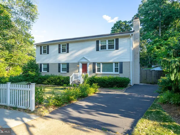 4500 Peacock Ave, Alexandria, VA 22304