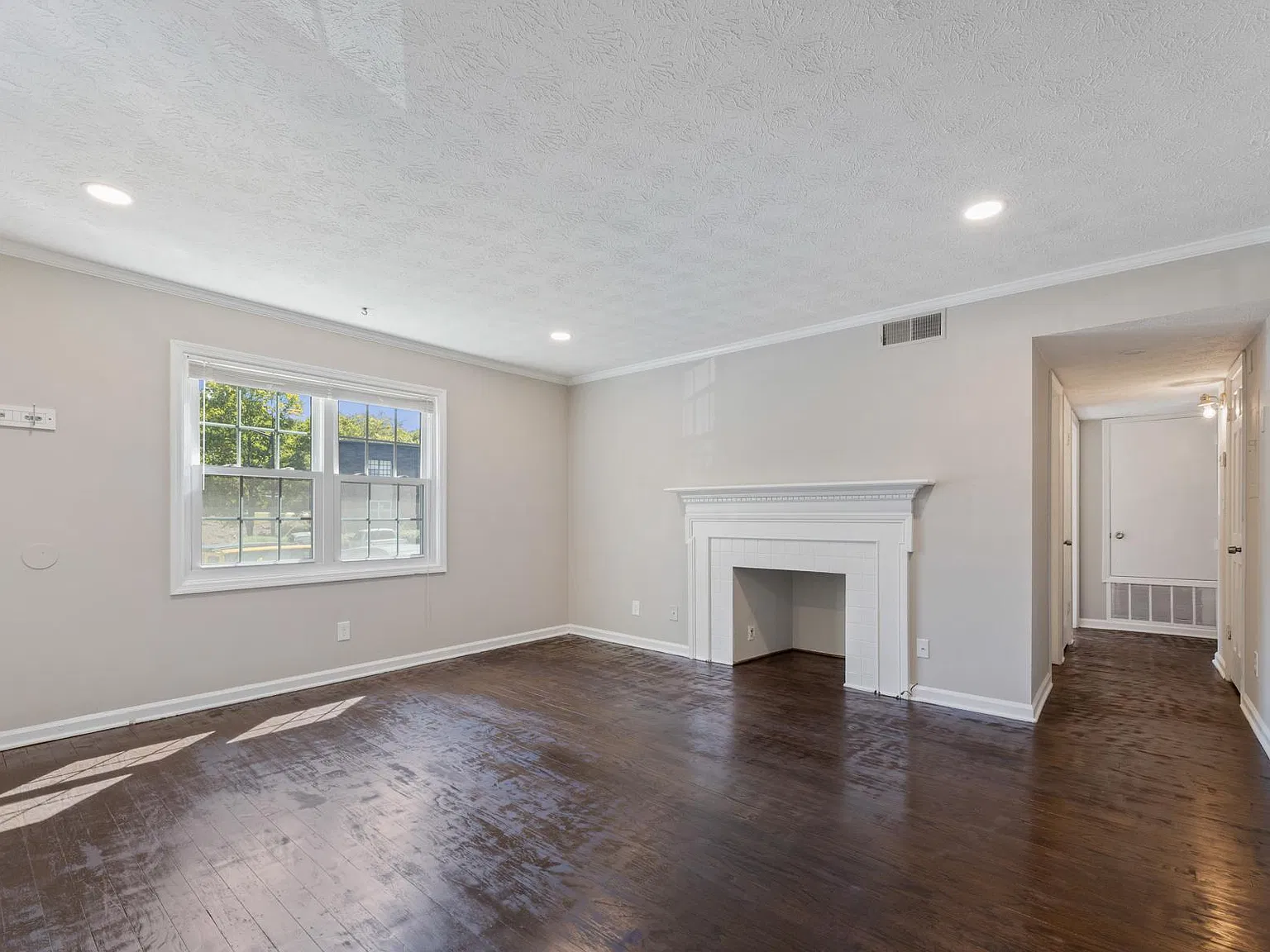 2 bed, 1408 sqft, $1,835 — Photo 3