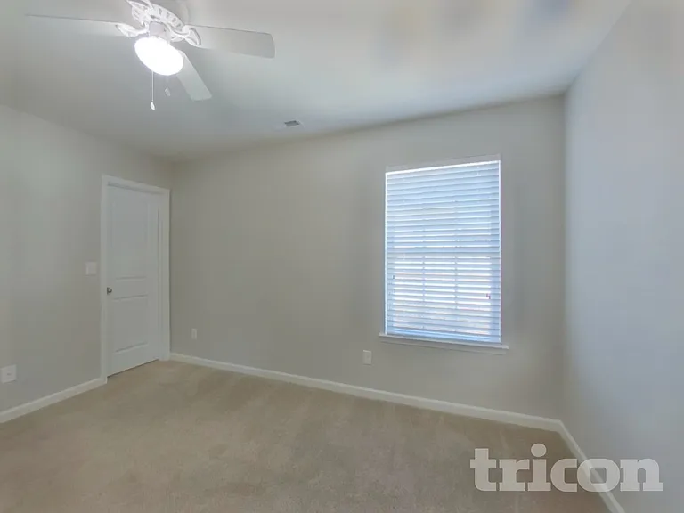 152 King William Dr — Photo 11
