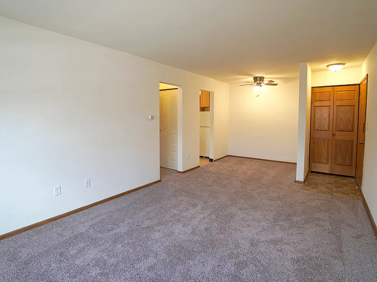 1529 Adrian St — Photo 6