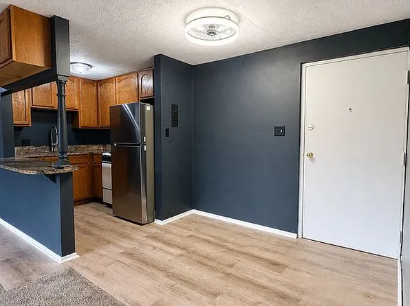 115 S Rocky River Dr APT 604, Berea, OH 44017