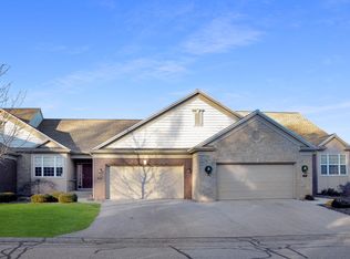 2919 Woodridge Cir NE #42, Grand Rapids, MI 49525