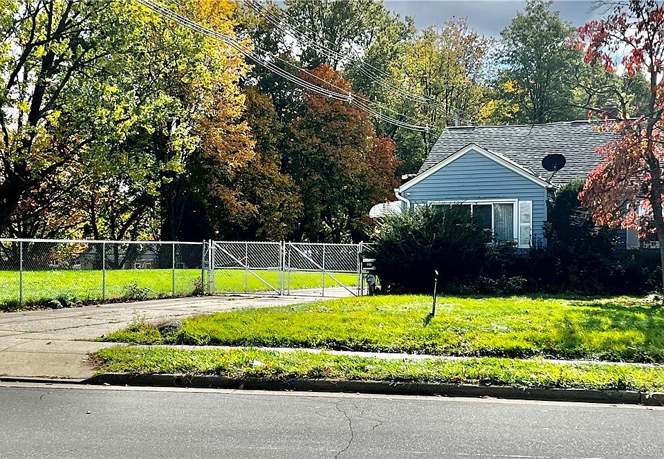 1st image of 878 Vernon Odem Blvd