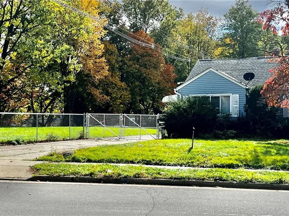 878 Vernon Odem Blvd, Akron, OH 44307