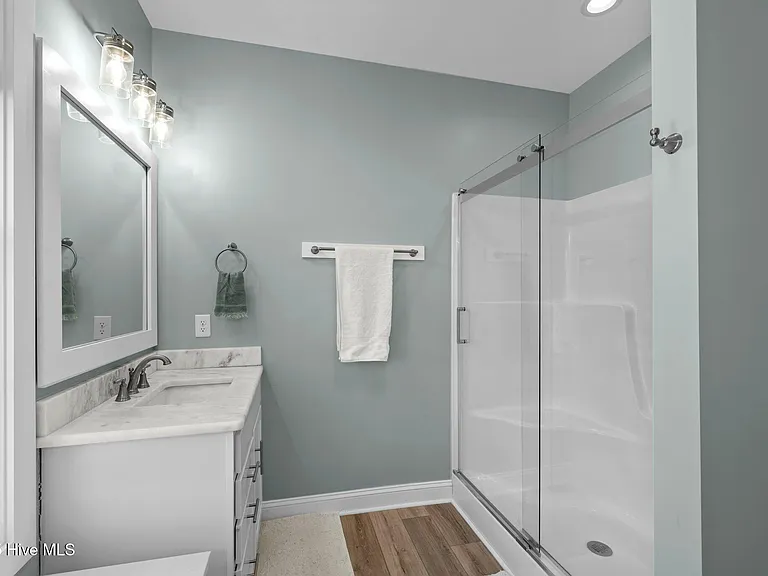 310 Lord Berkeley Dr — Photo 41