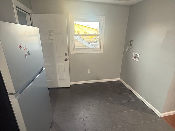 4th image of 264 Vermont Ave #3A