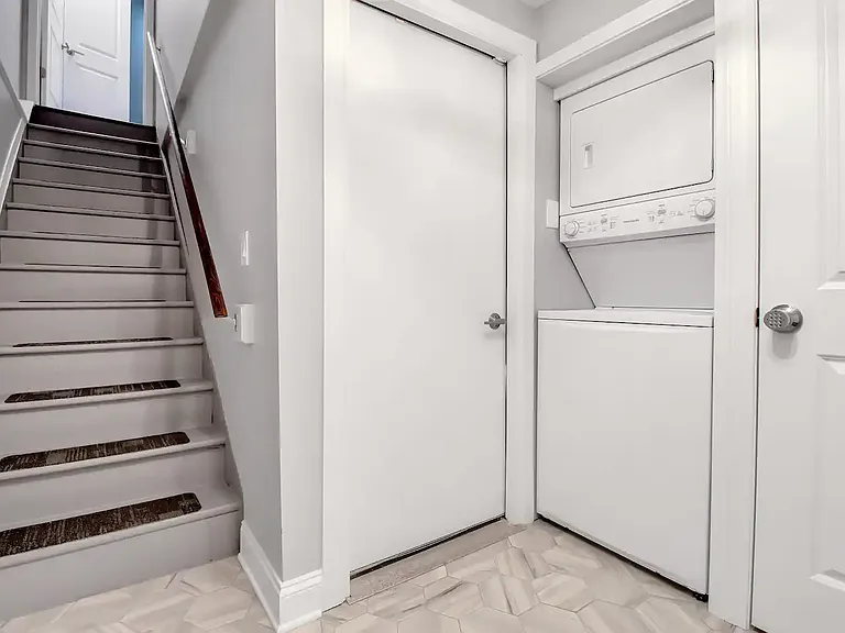 351 Connecticut St — Photo 19