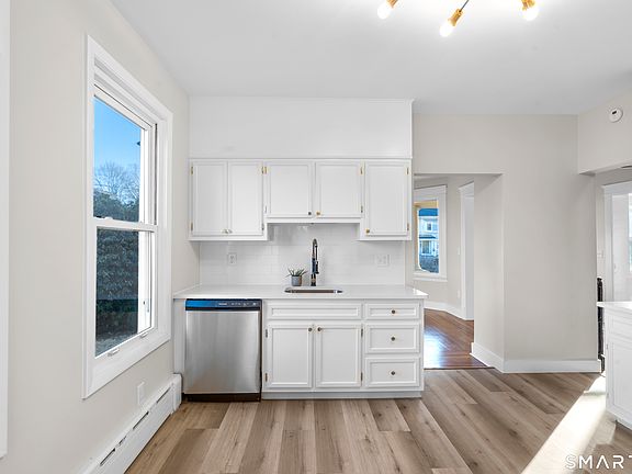 4th image of 67 Maple Avenue