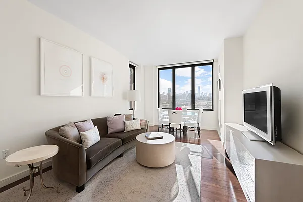 Rented by Compass | media 10