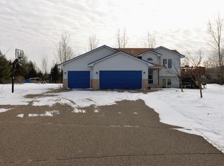 940 236th Ave NW, Saint Francis, MN 55070