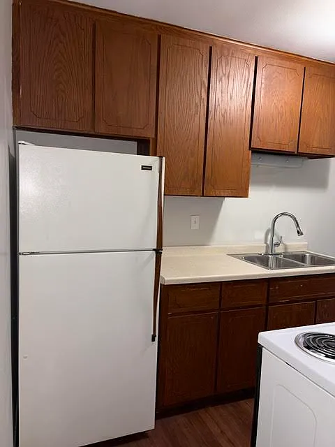 5911 Oxford St — Photo 3