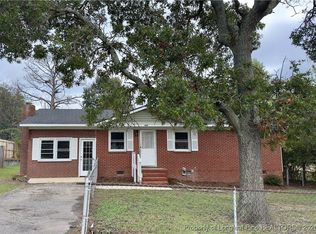 639 Woodburn Dr, Fayetteville, NC 28311