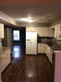 22 Old Pond Ct — Photo 2