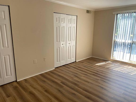 5th image of 5604 Bloomfield Dr APT 101