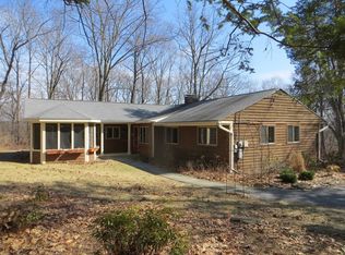 37 Sunrise Ln, Poughkeepsie, NY 12603