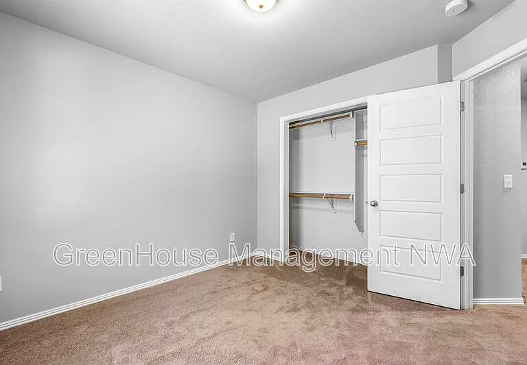 820 Baker St NW — Photo 16