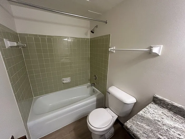 11322 W National Ave — Photo 16