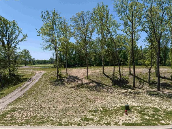 4443 Fairway View Dr, Boonville, IN 47601