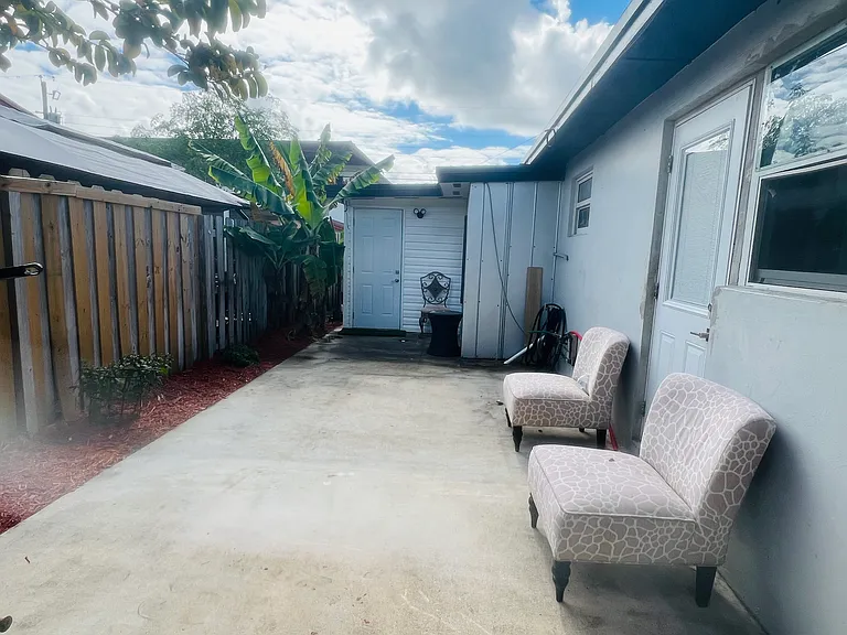 6840 SW 16th Ct — Photo 14