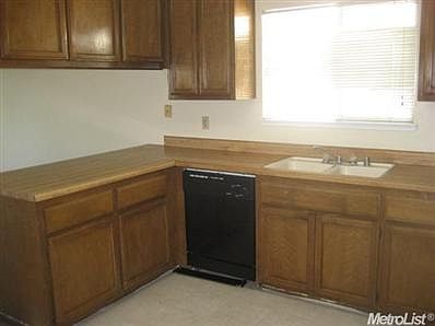 4th image of 15311 Cambridge Dr