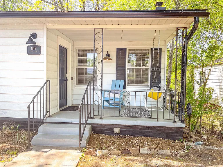 1616 N Grant St — Photo 4
