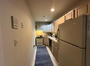 239 Orchard St APT 2F, Westbury, NY 11590