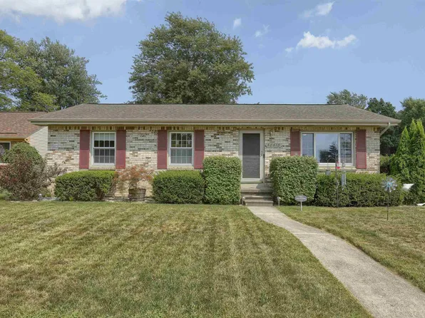 48418 Carmine Ct, Chesterfield, MI 48051