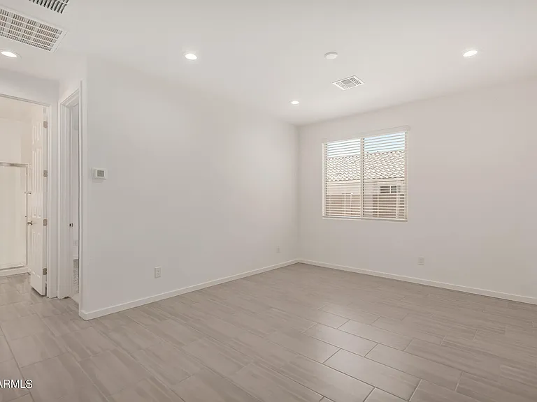 2503 S 180th Dr — Photo 20