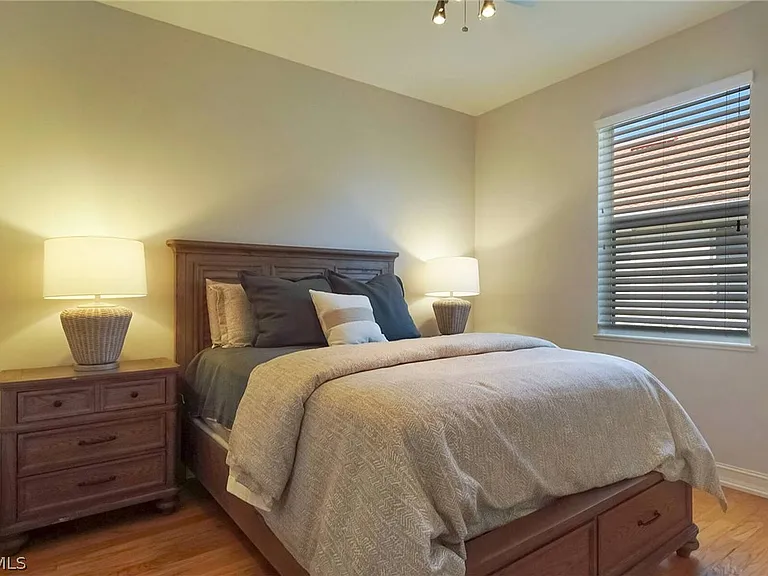 10514 Bella Vista Dr — Photo 16