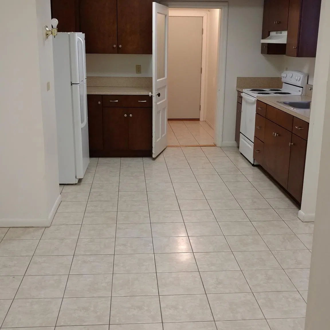 1 bed, 928 sqft, $1,275 — Photo 1