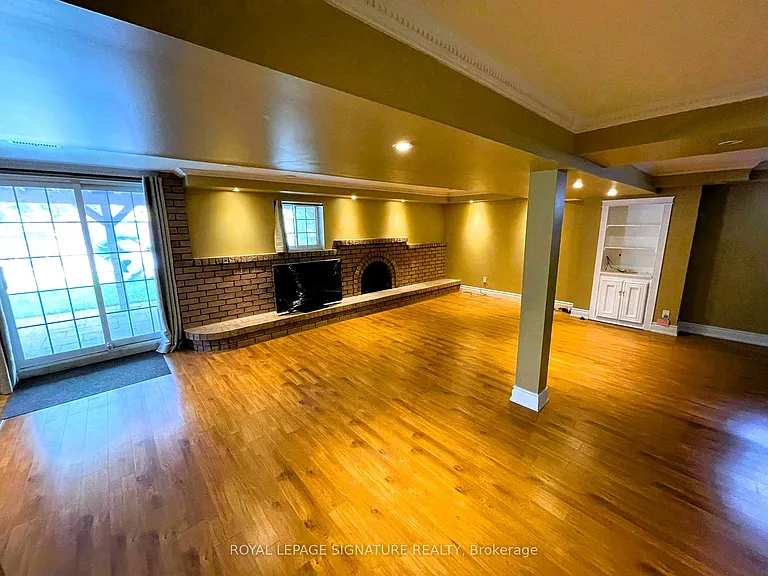 687 Shanahan Blvd #BASEMENT — Photo 3
