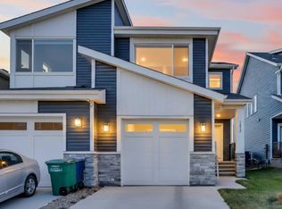 1517 Bayview Point SW, Airdrie, AB T4B5K1