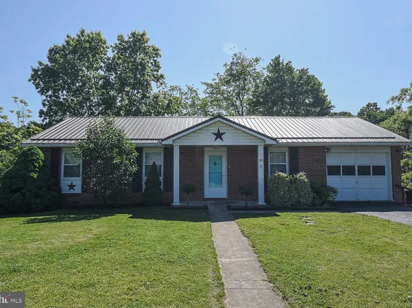 190 Knobley Estates Dr, Ridgeley, WV 26753