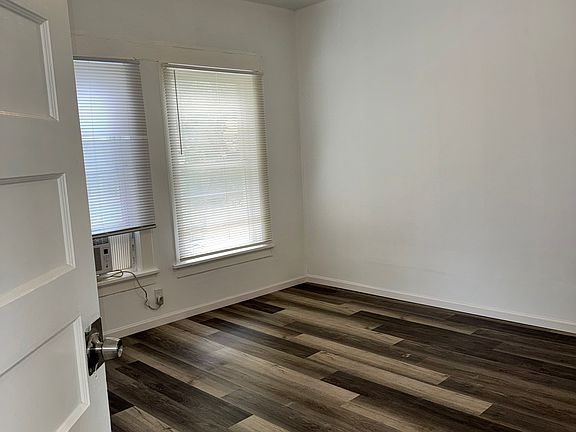 4th image of 306 N Center St