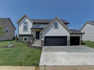 6410 NW 98th St, Kansas City, MO 64153